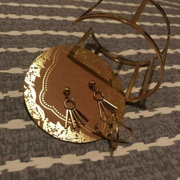 Francesca's Women's Gold Post Dangle Earrings & Fashion Jewelry Cuff Bracelet - Picture 3 of 12